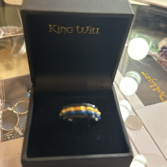King will mens ring - Picture 2 of 2